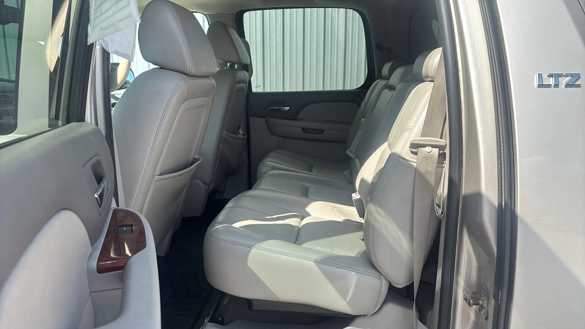 Used 2007 Chevrolet Avalanche LTZ w/ LTZ Preferred Equipment Group AWD/4WD image 18