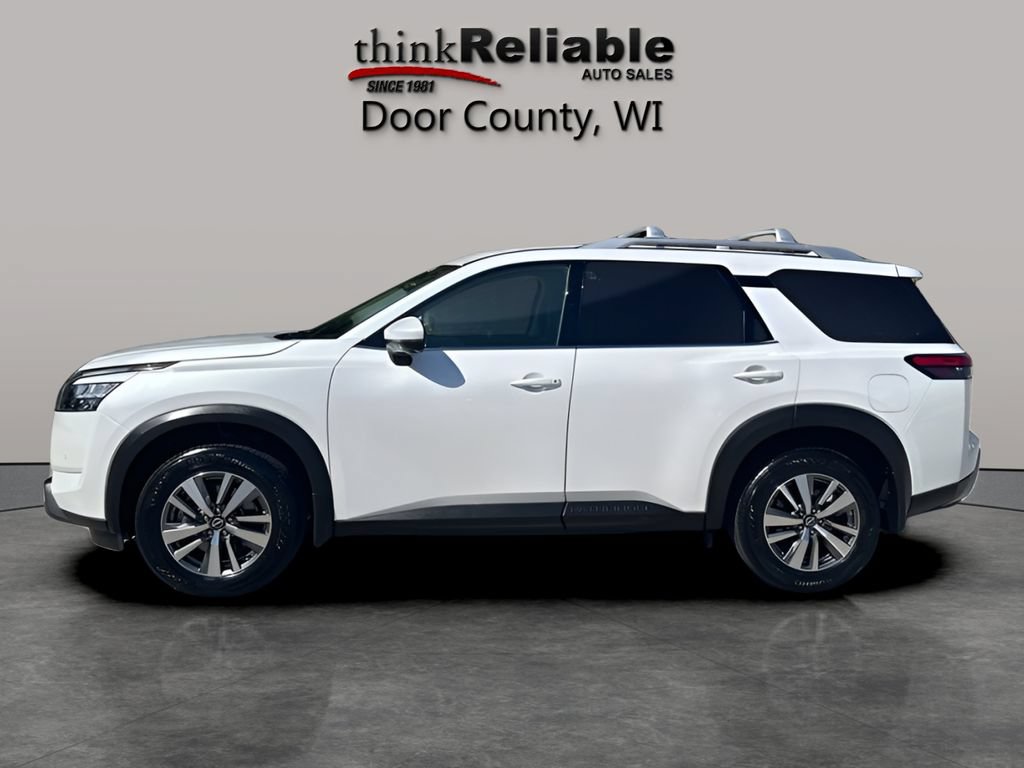 Used 2025 Nissan Pathfinder SL AWD/4WD image 2