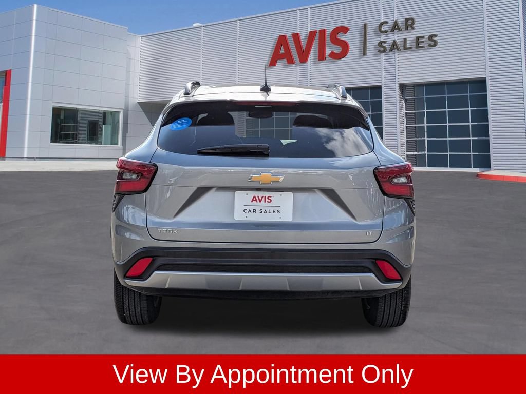 Used 2025 Chevrolet Trax LT w/ LT Convenience Package FWD image 7