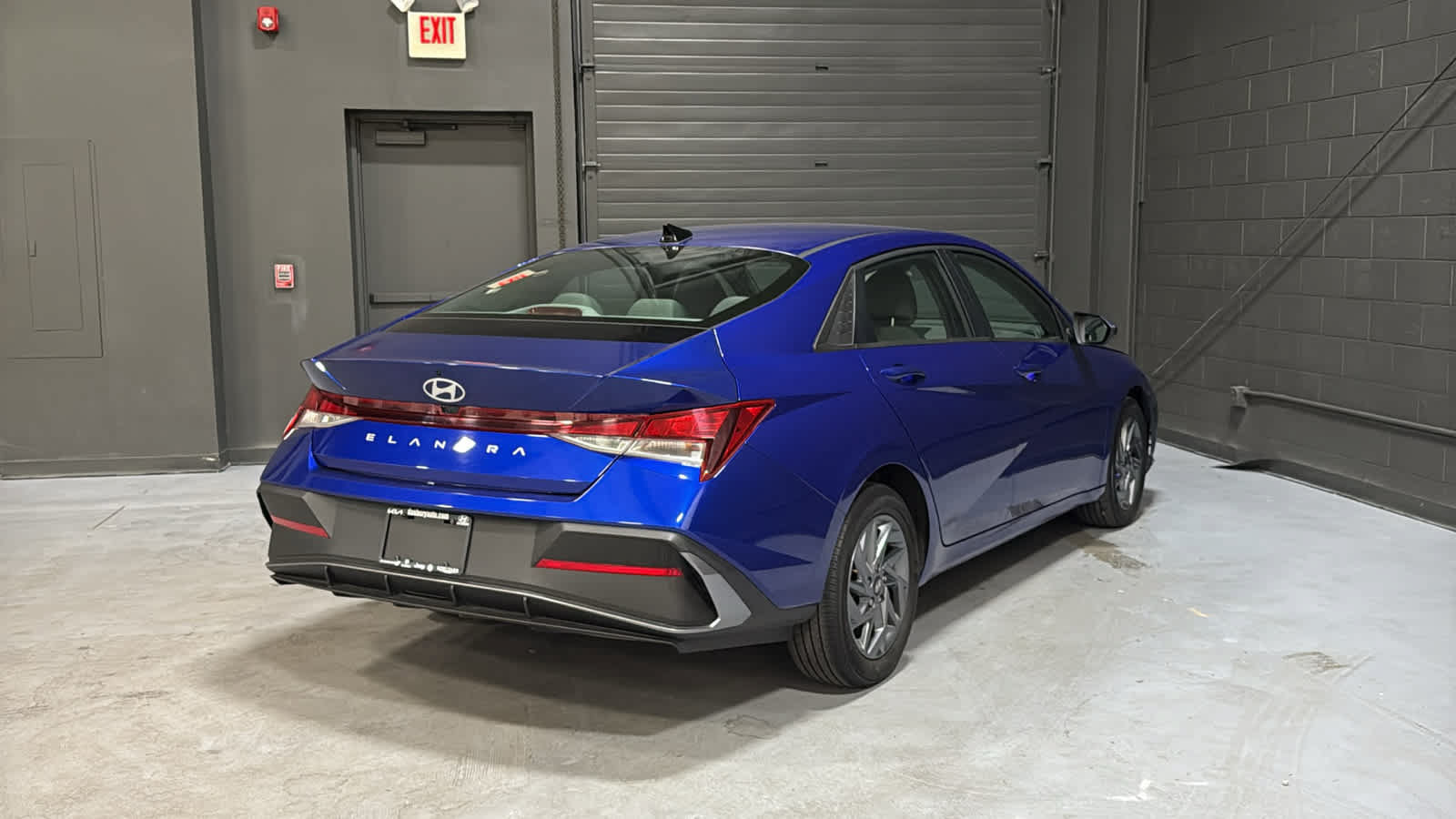 Used 2024 Hyundai Elantra SEL FWD image 4