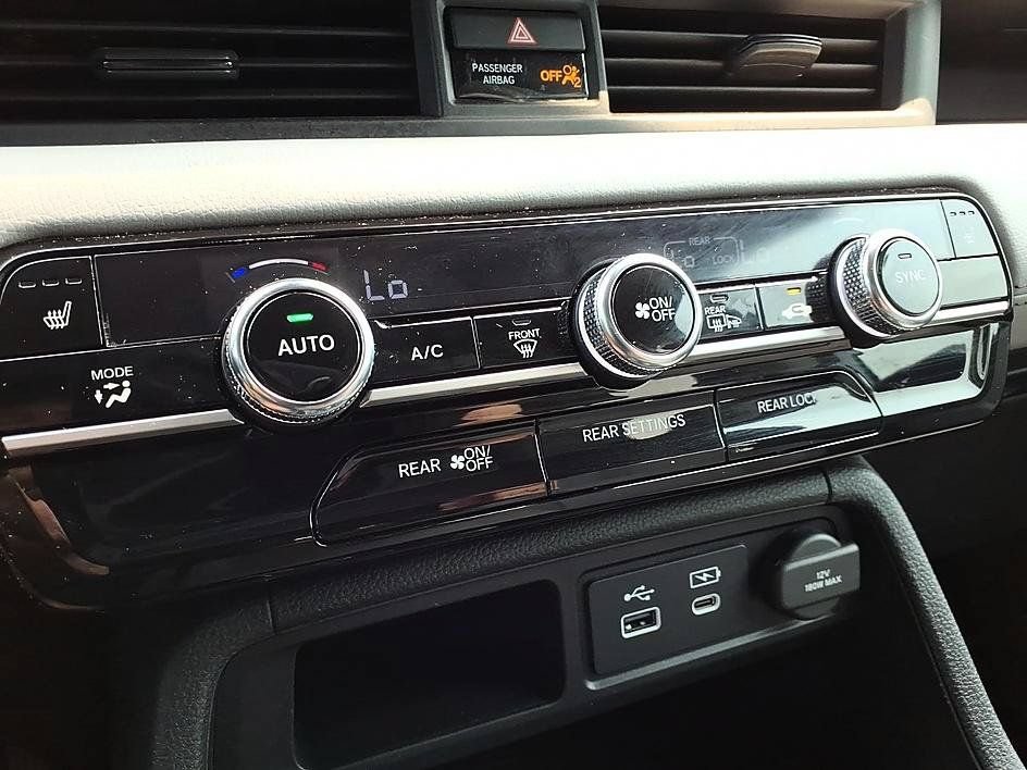Used 2025 Honda Pilot EX-L image 33