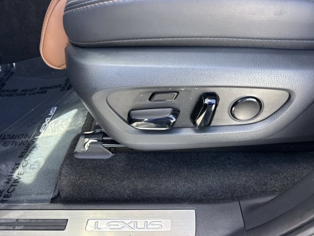 Certified 2025 Lexus GX 550 w/ Cold Area Package AWD/4WD image 12