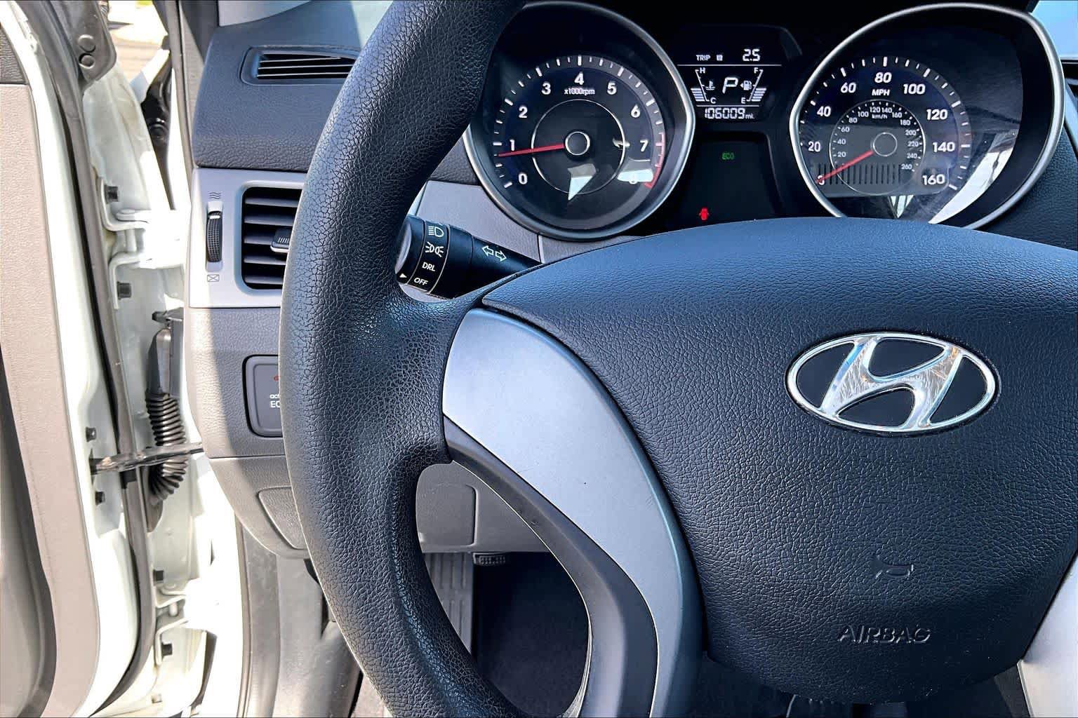 Used 2016 Hyundai Elantra SE FWD image 22