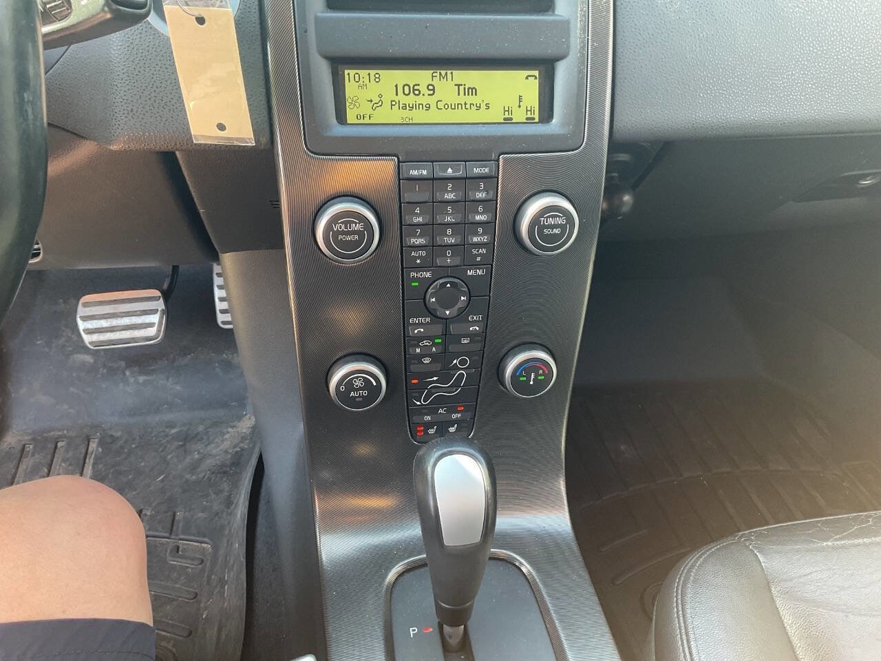 Used 2010 Volvo V50 T5 R-Design image 11