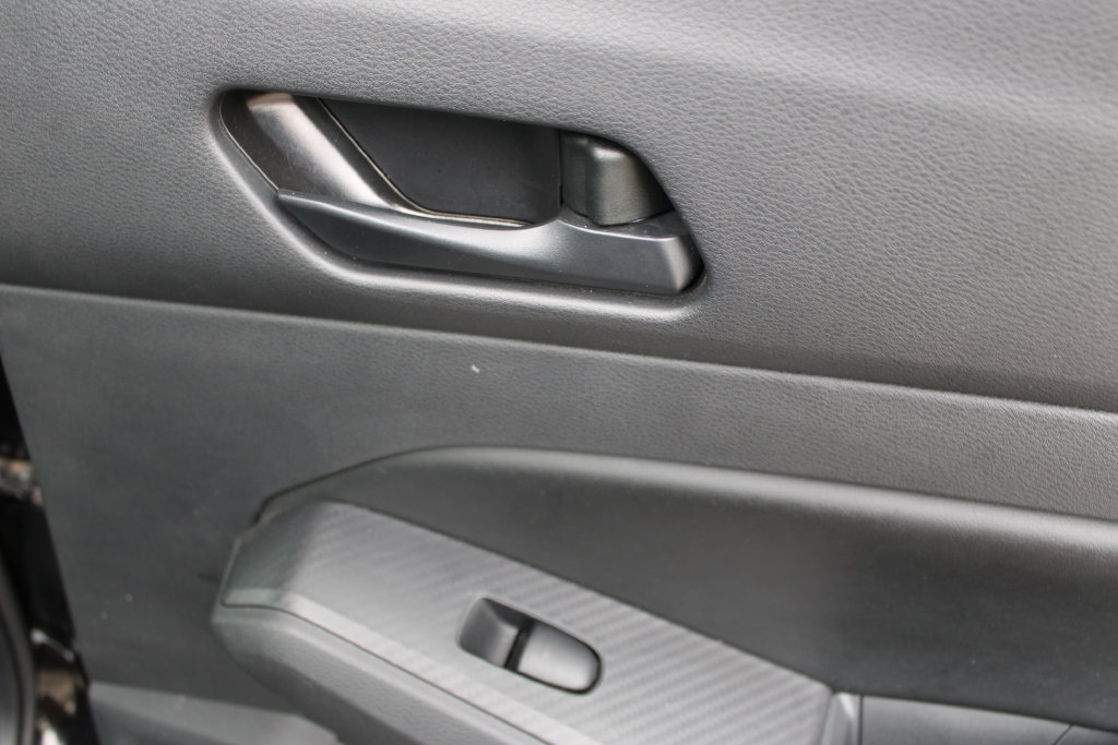 Used 2025 Nissan Altima 2.5 SV FWD image 27