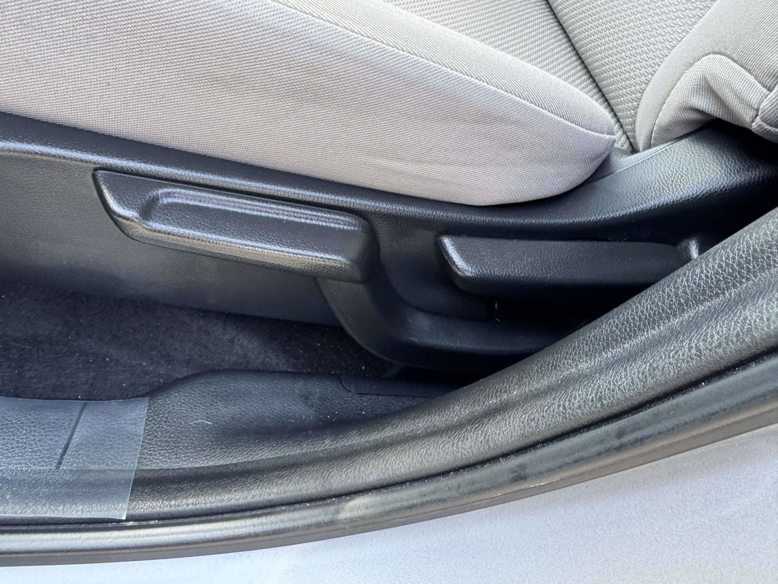 Used 2018 Honda HR-V EX image 40