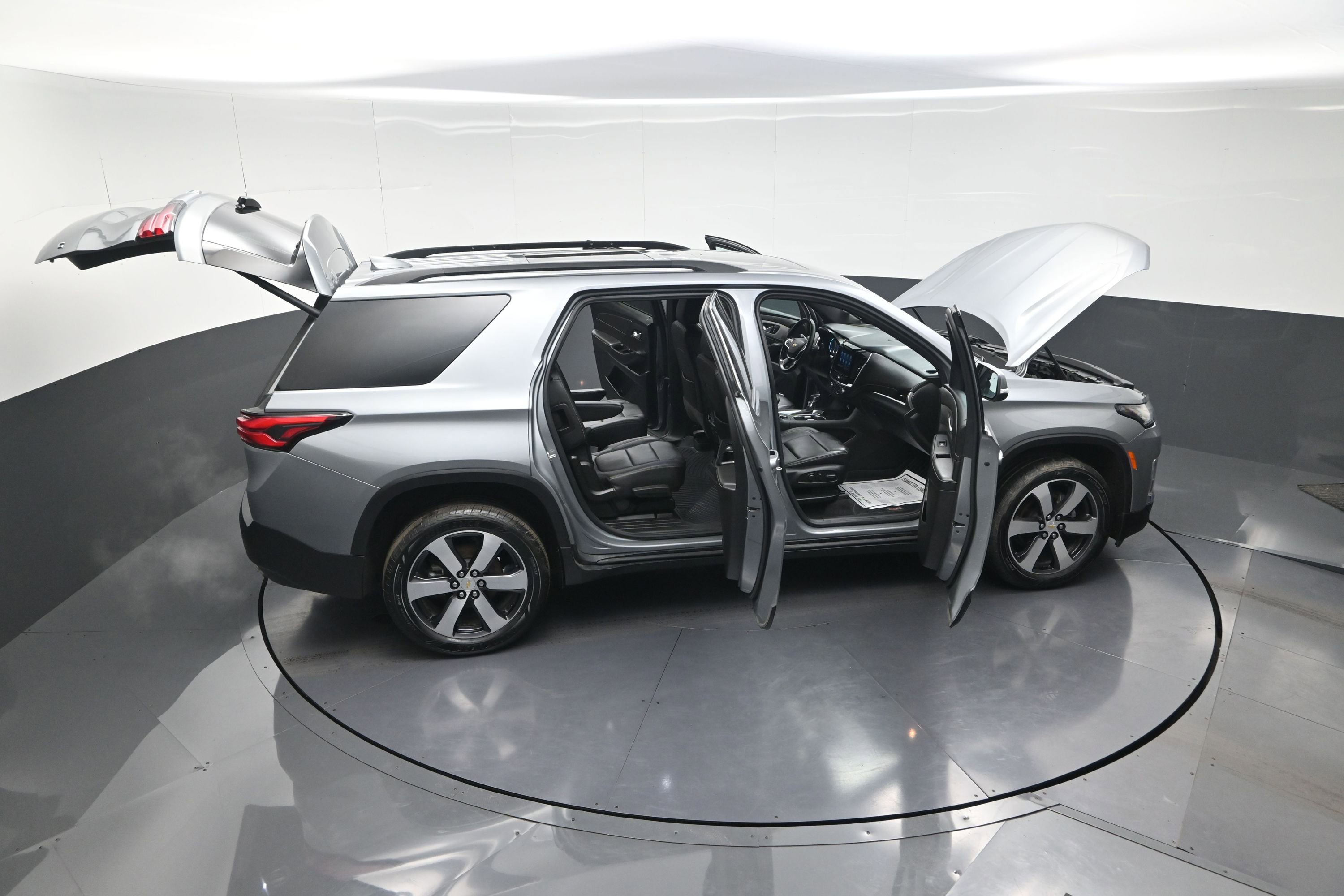 Used 2023 Chevrolet Traverse LT w/ LT Premium Package image 14