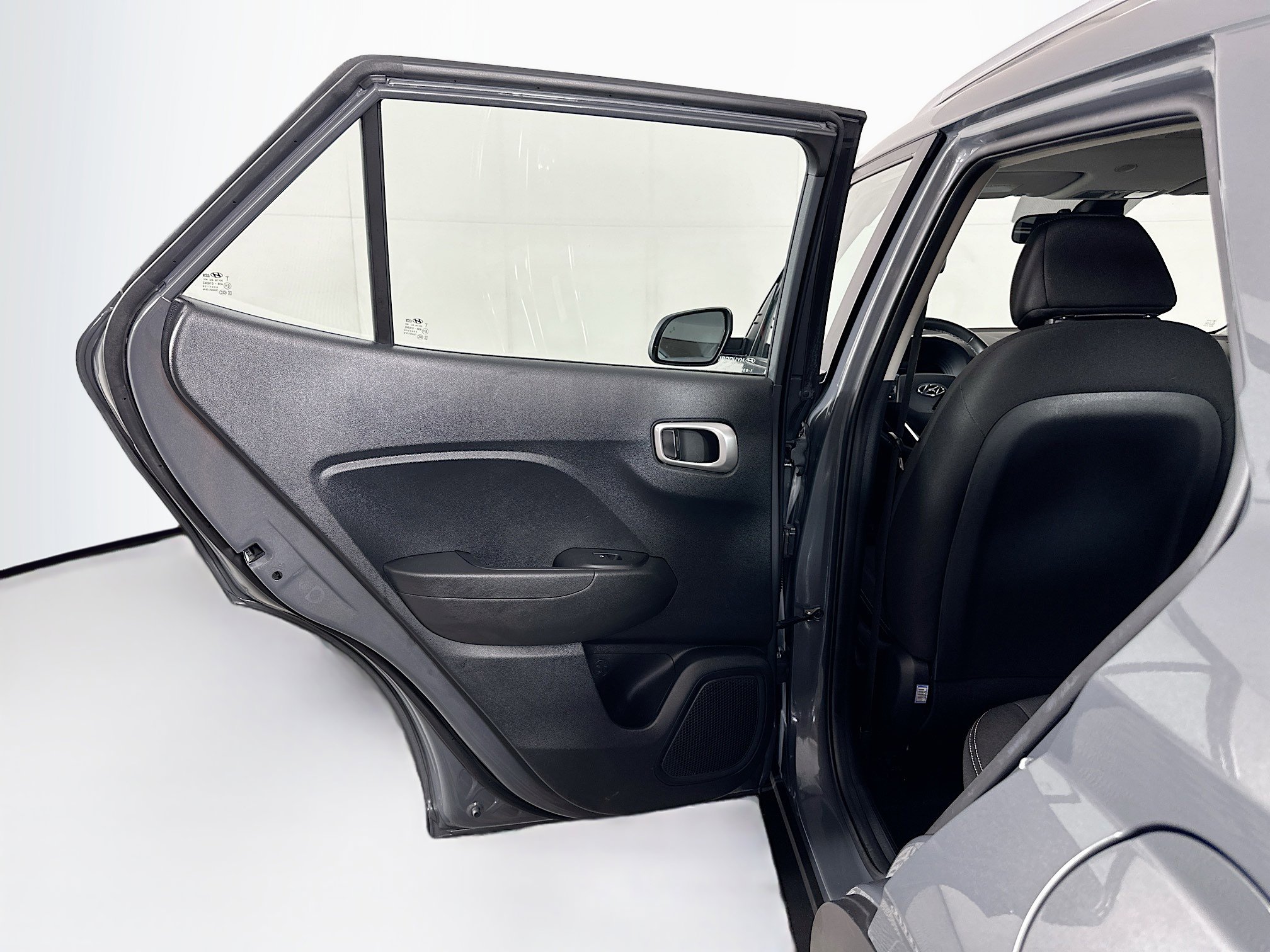 Used 2025 Hyundai Venue SEL FWD image 26