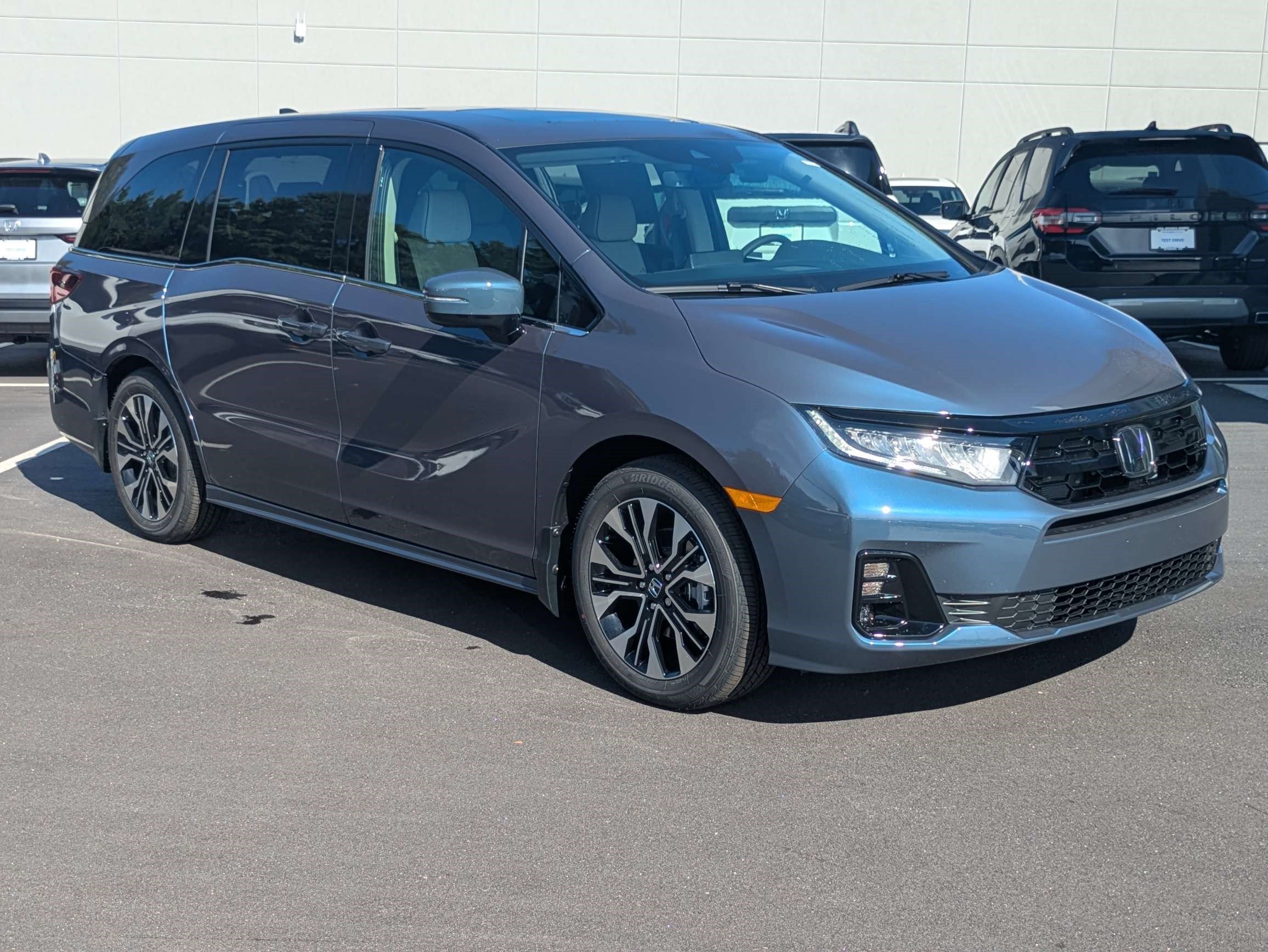 New 2027 Honda Odyssey Elite image 2