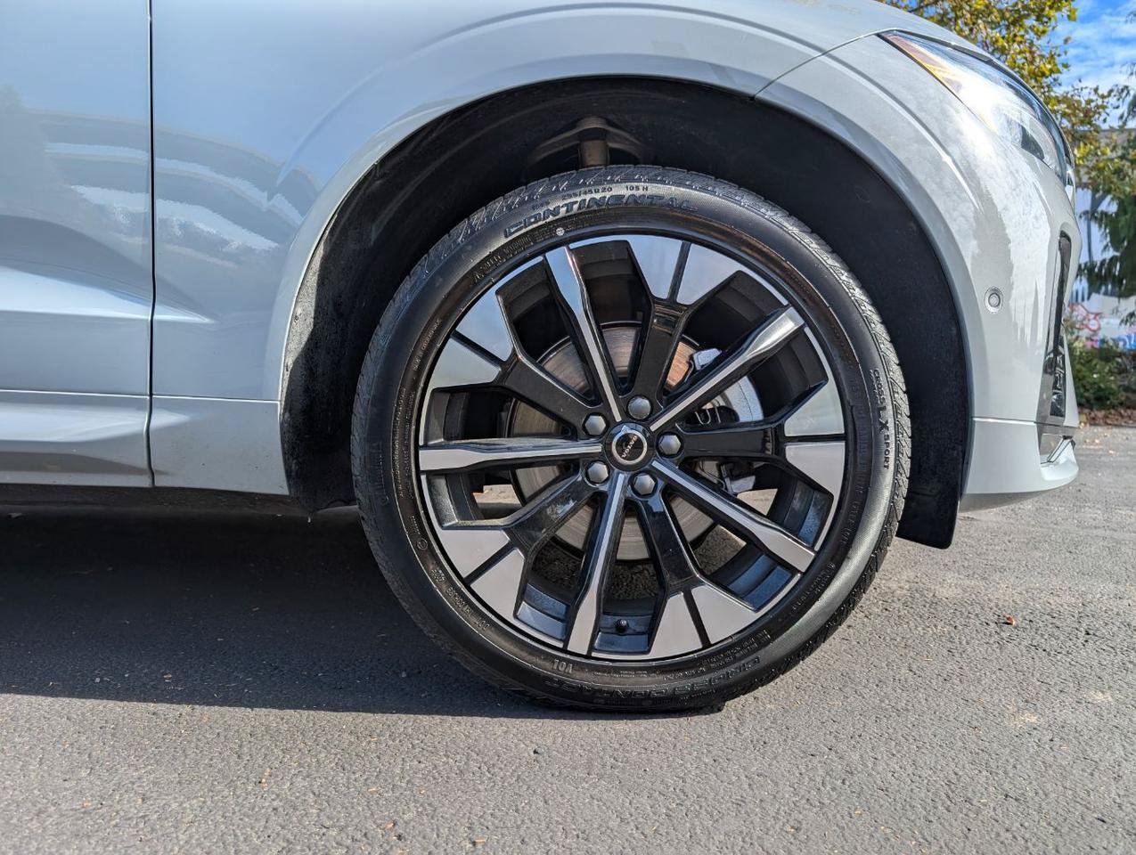 Used 2026 Volvo XC60 B5 Plus AWD/4WD image 24