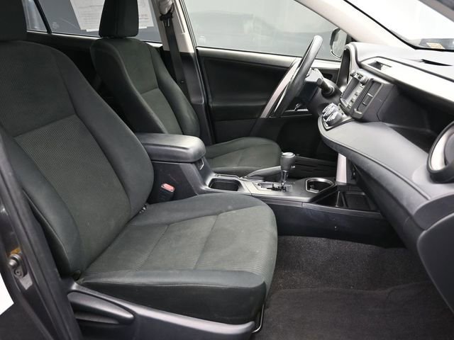 Used 2017 Toyota RAV4 LE image 31