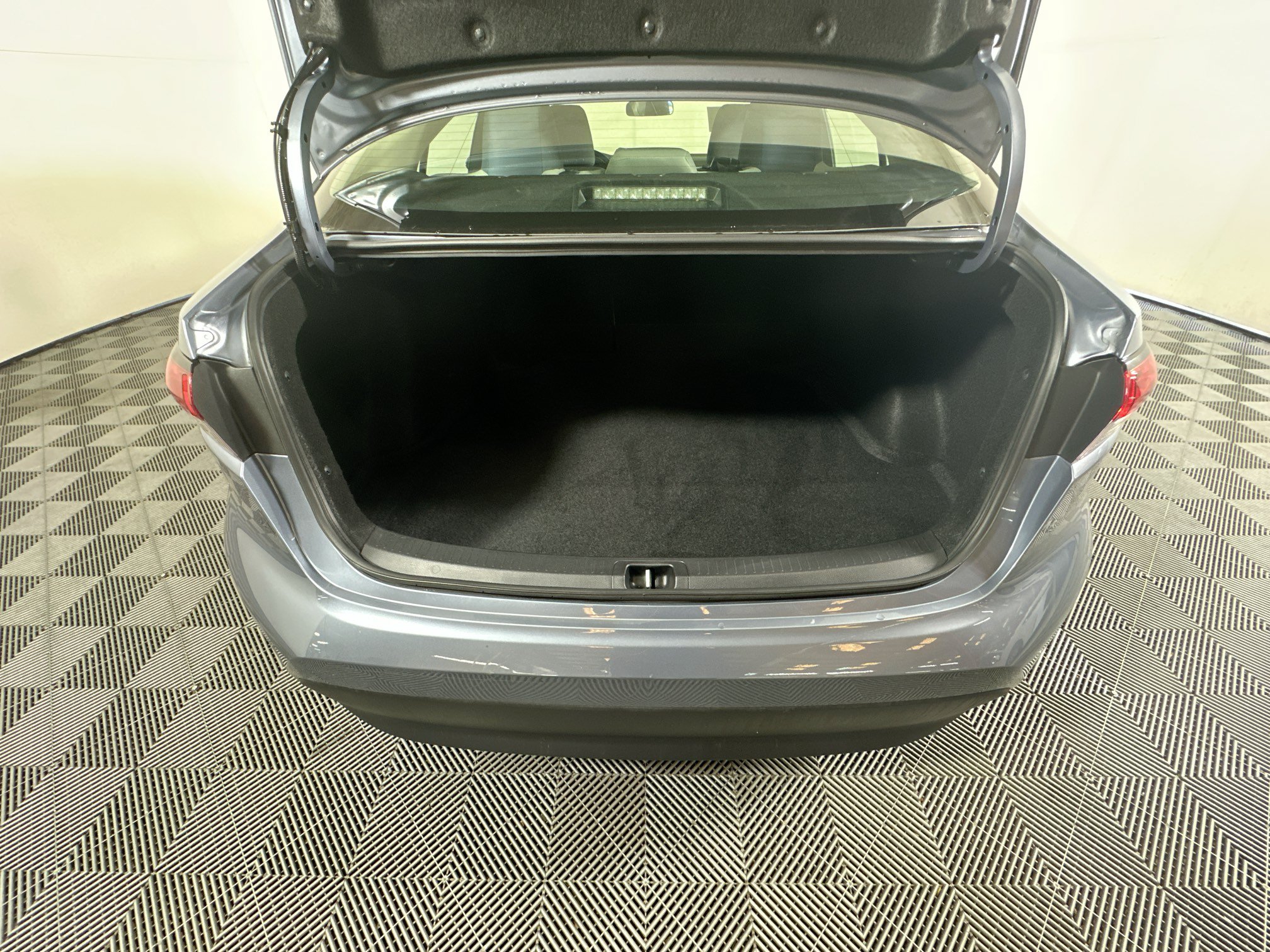 Used 2023 Toyota Corolla LE FWD image 30