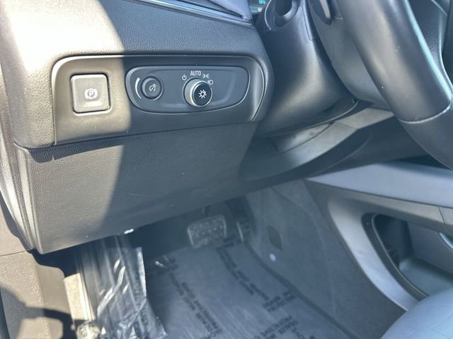 Used 2019 Buick Enclave Essence image 18