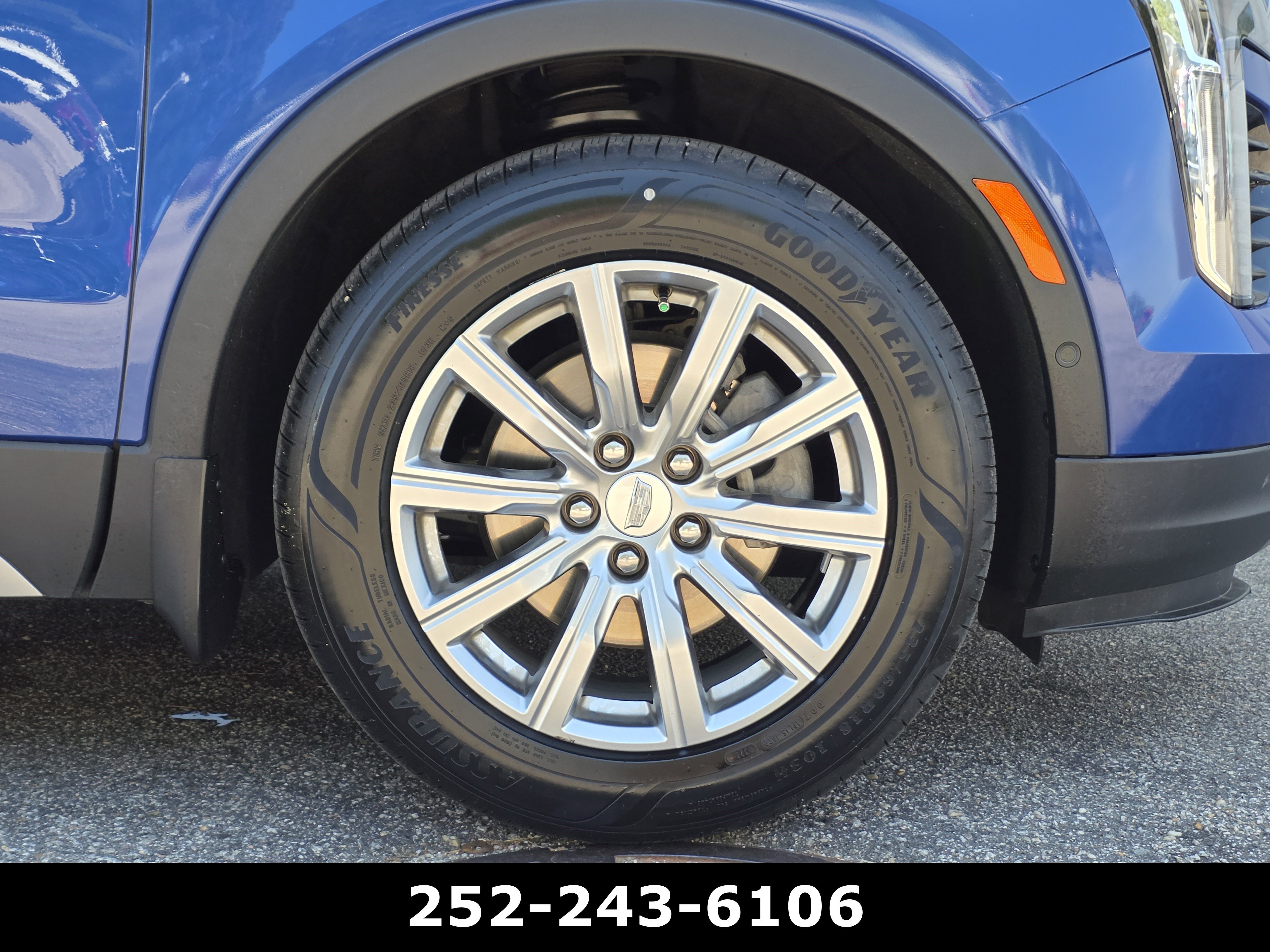 Used 2023 Cadillac XT4 Premium Luxury w/ Enhanced Visibility Package FWD image 40