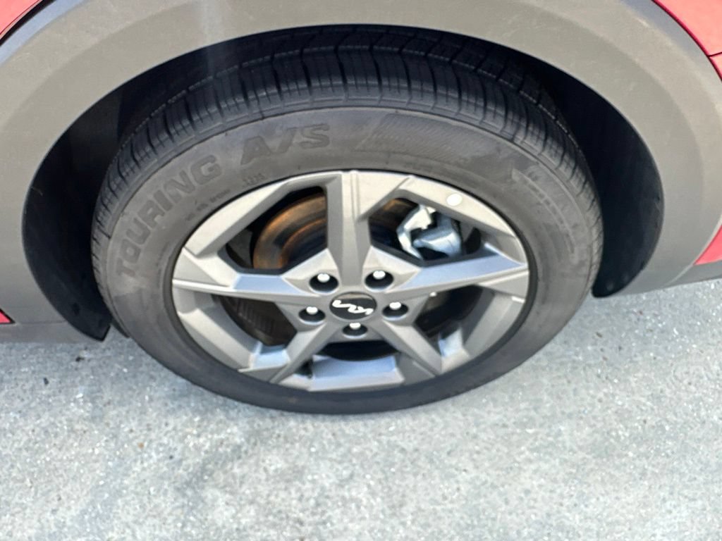Used 2025 Kia K4 FWD image 37