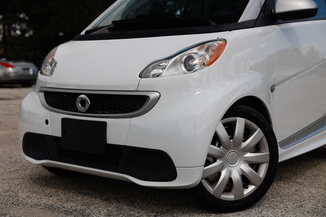 Used 2015 smart fortwo passion RWD image 24