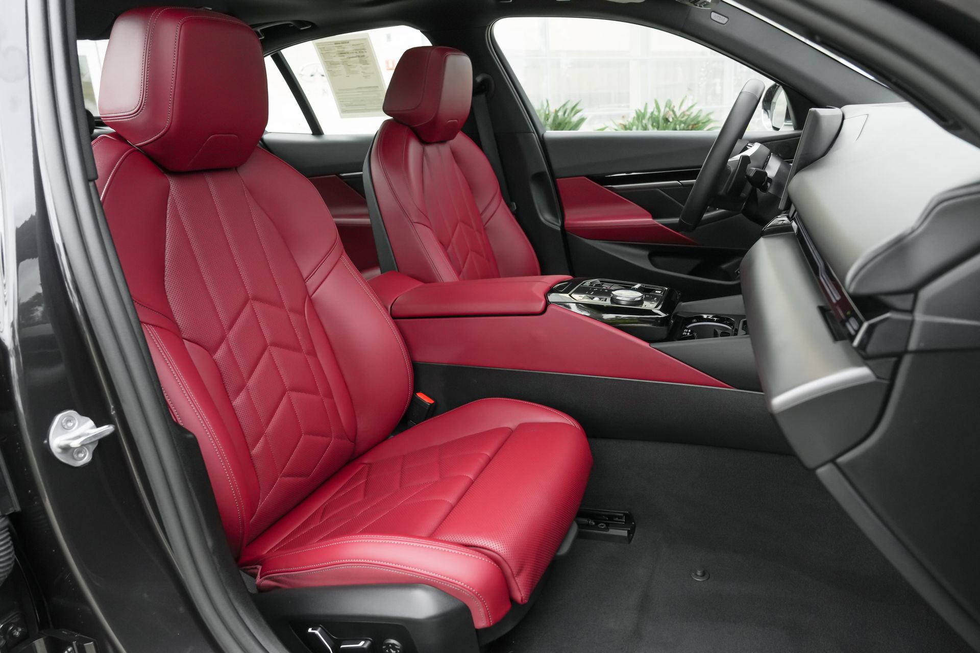 Used 2024 BMW 530i w/ M Sport Package image 42