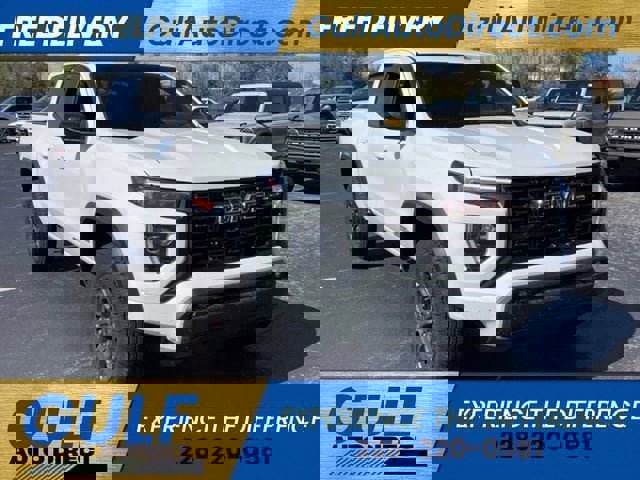 Used 2025 GMC Canyon Elevation w/ Convenience Package image 1