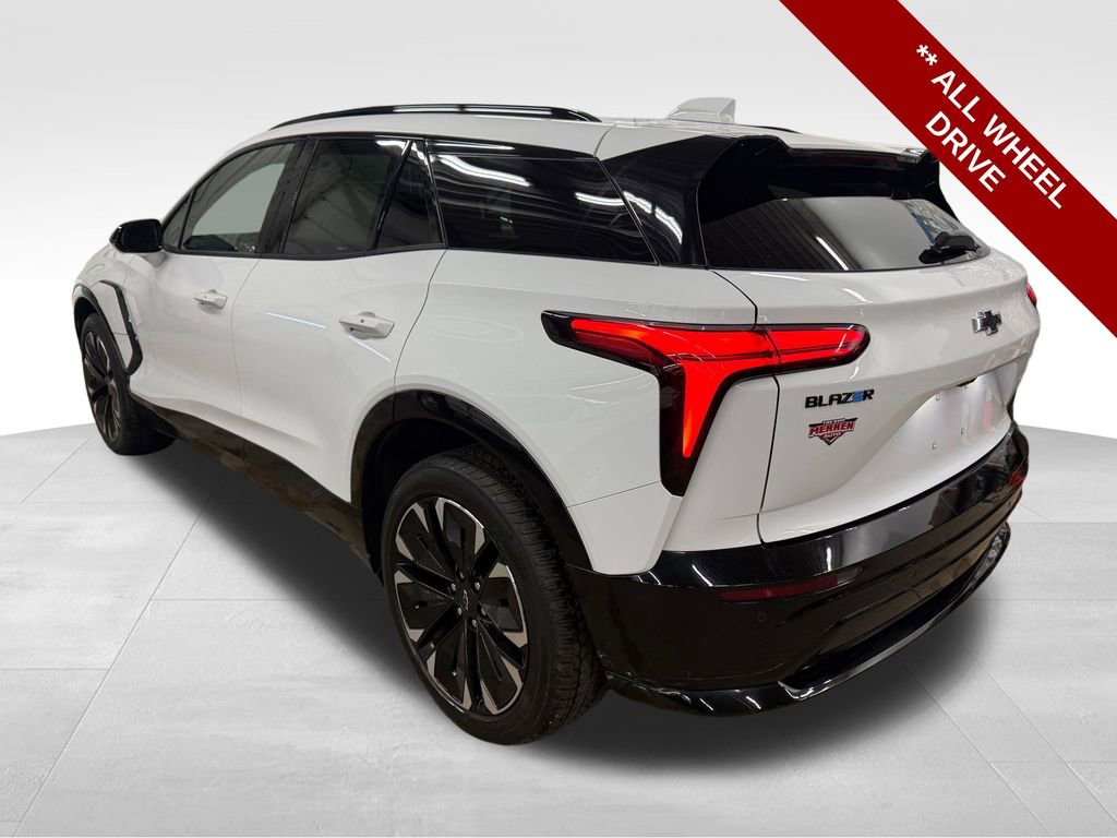 Used 2024 Chevrolet Blazer EV RS image 3