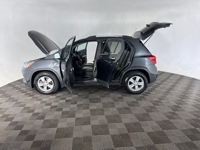 Used 2019 Chevrolet Trax LT w/ Driver Confidence Package FWD image 9