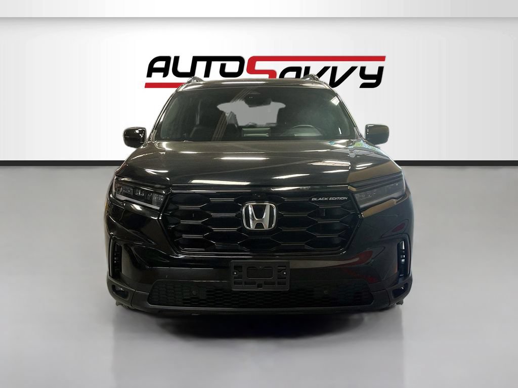 Used 2025 Honda Pilot Black Edition image 2