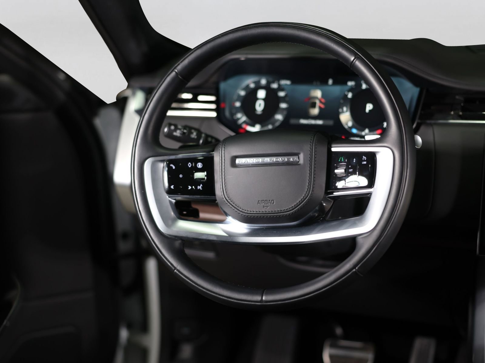 Used 2025 Land Rover Range Rover SE AWD/4WD image 30