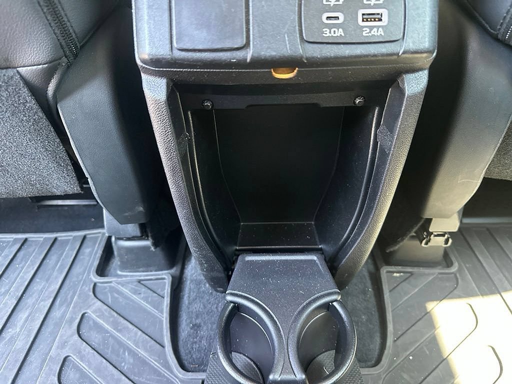 Used 2023 Subaru Ascent Limited w/ Technology Package AWD/4WD image 11