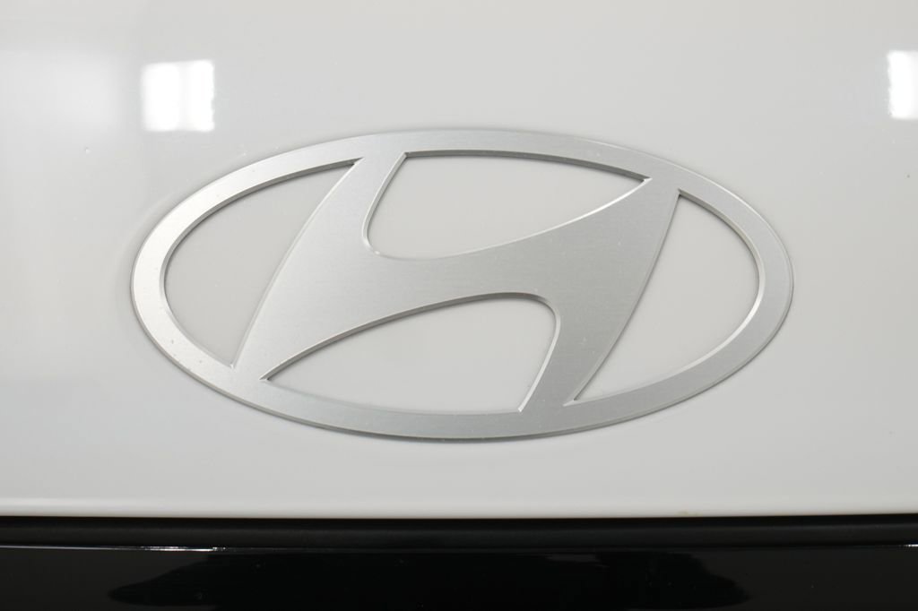 Used 2024 Hyundai Santa Fe SEL AWD/4WD image 12