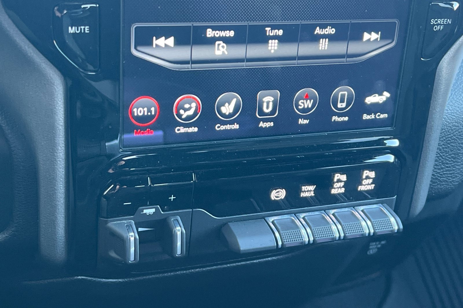 Used 2021 RAM 2500 Big Horn w/ Level 2 Equipment Group image 22