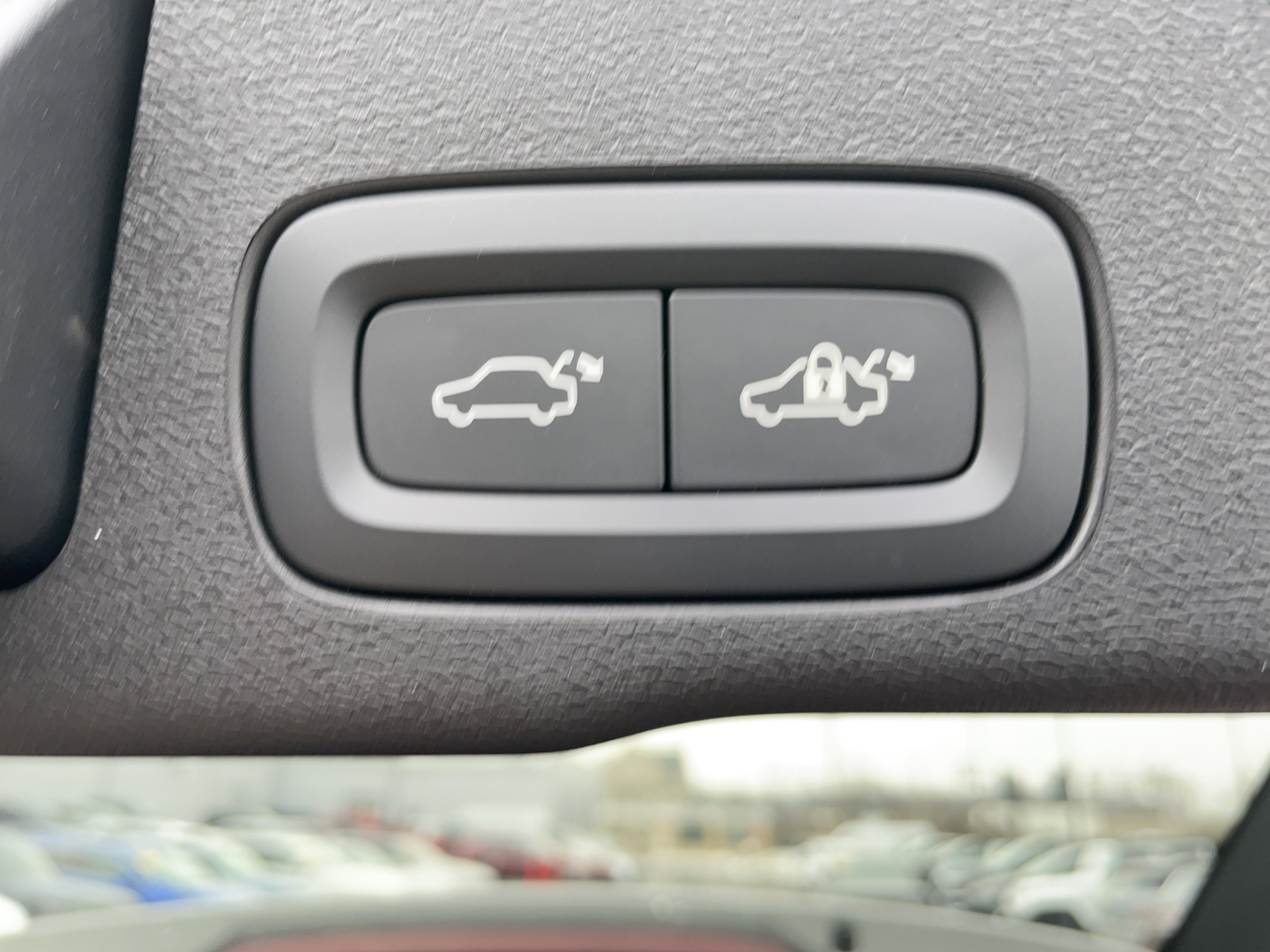 Used 2025 Volvo XC60 B5 Plus image 26