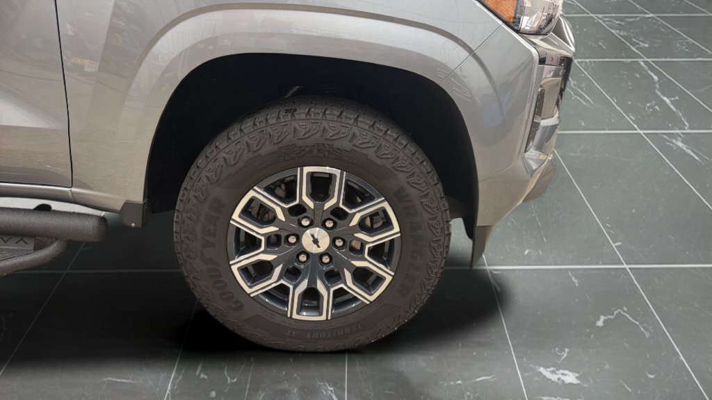 Used 2026 Chevrolet Colorado Z71 AWD/4WD image 22