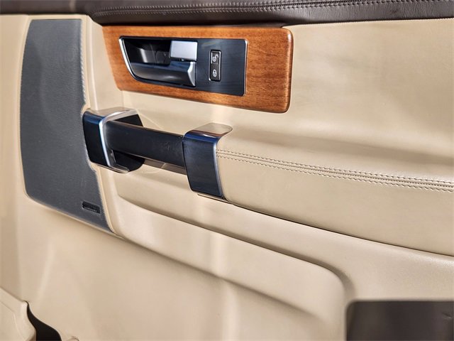 Used 2016 Land Rover LR4 HSE LUX image 22