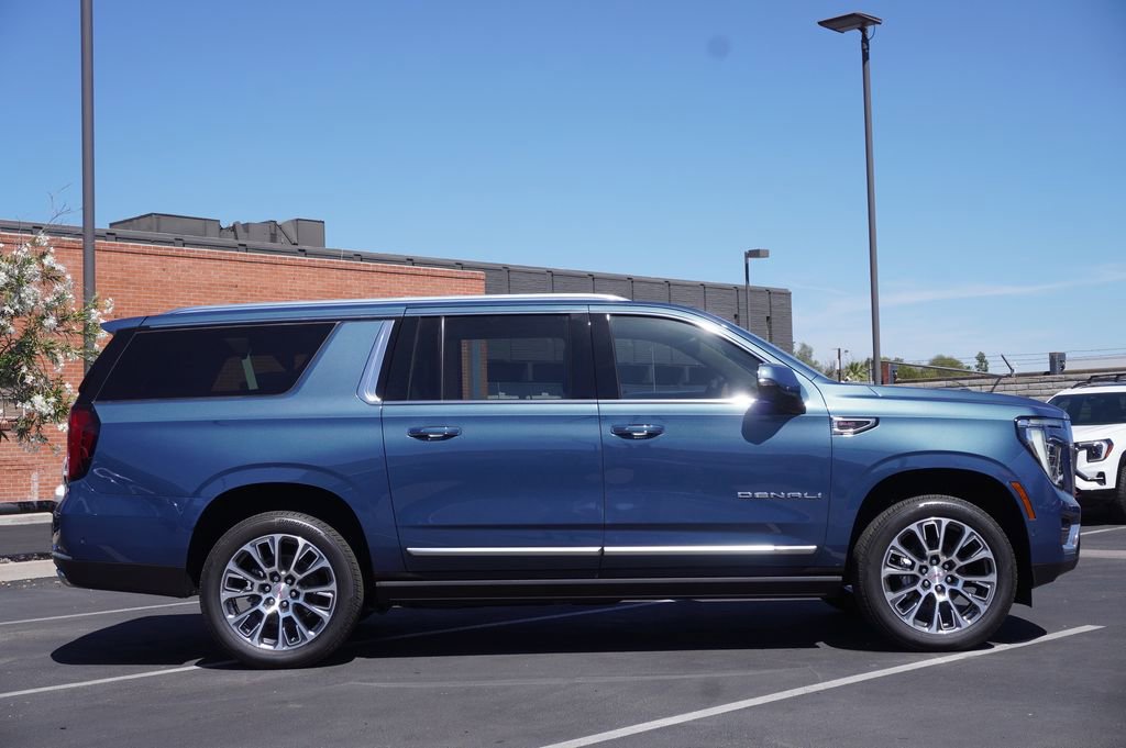 New 2026 GMC Yukon XL Denali w/ Sun & Power Step Package AWD/4WD image 2
