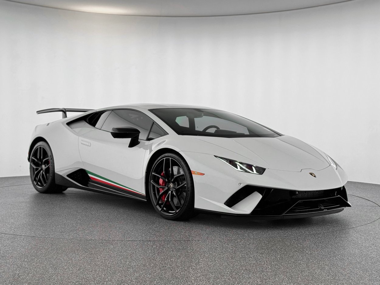 Used 2018 Lamborghini Huracan Performante AWD/4WD image 8