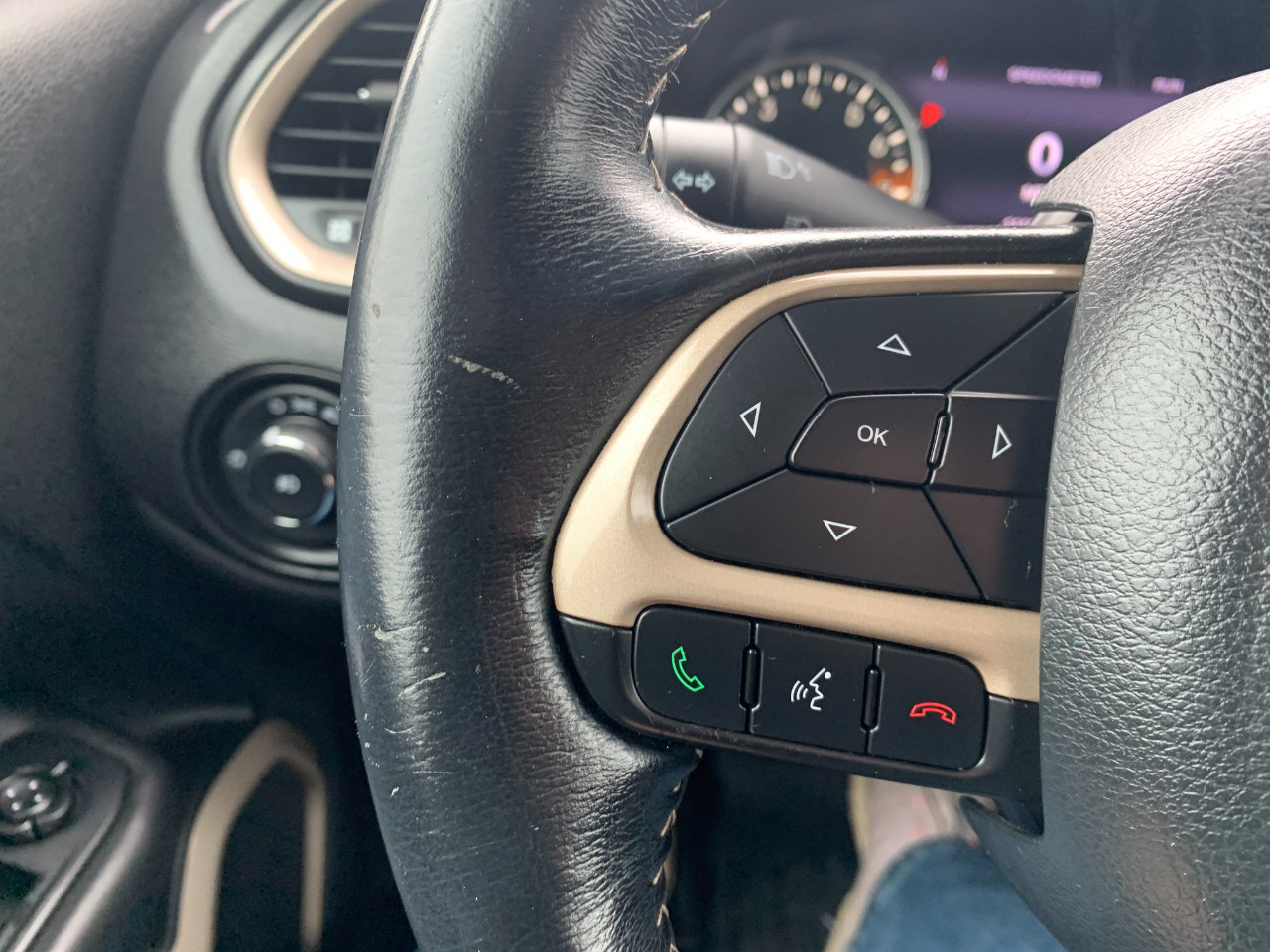 Used 2017 Jeep Renegade Limited image 16