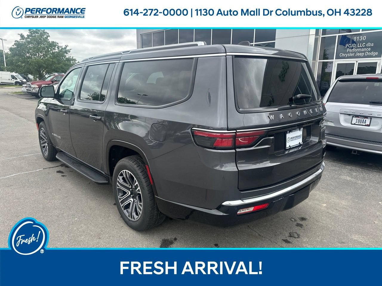 Used 2024 Jeep Wagoneer L Series II w/ Flexible Seating Group AWD/4WD image 6