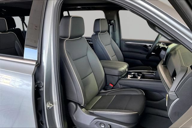 Used 2026 Chevrolet Suburban Premier w/ Sun And Tow Package AWD/4WD image 21