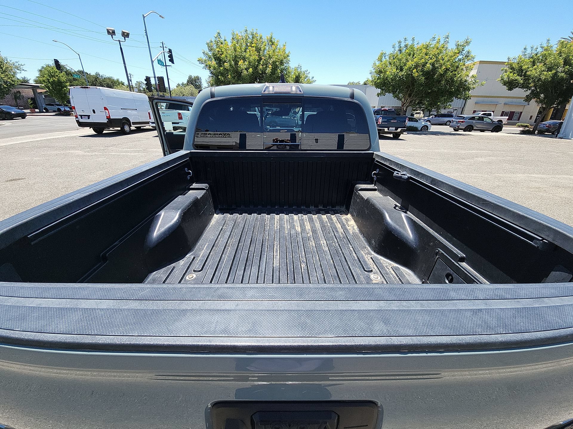 Used 2023 Toyota Tacoma TRD Off-Road AWD/4WD image 19