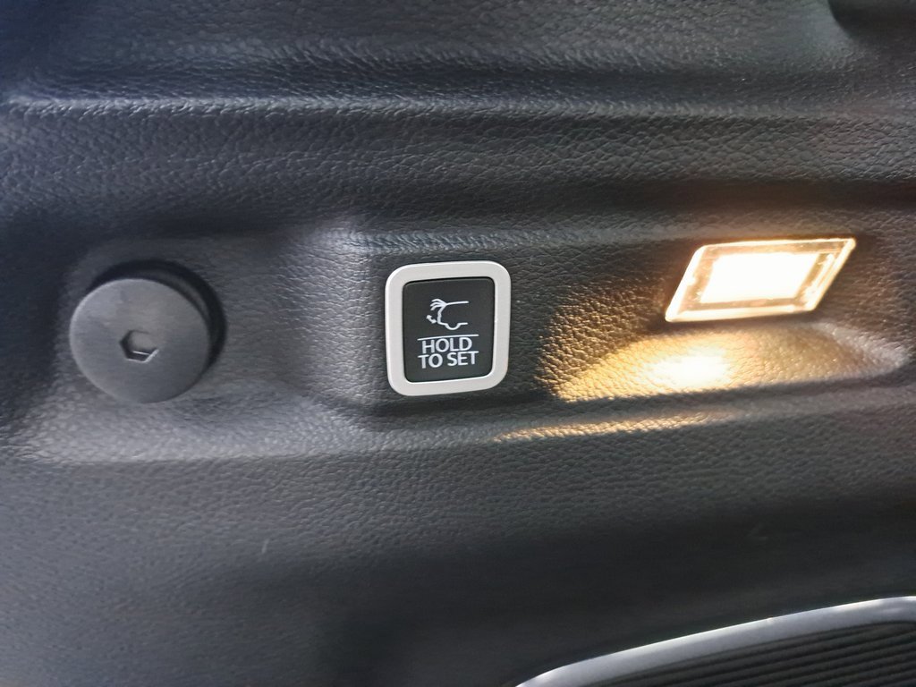 Certified 2023 Jeep Grand Cherokee L Limited image 16