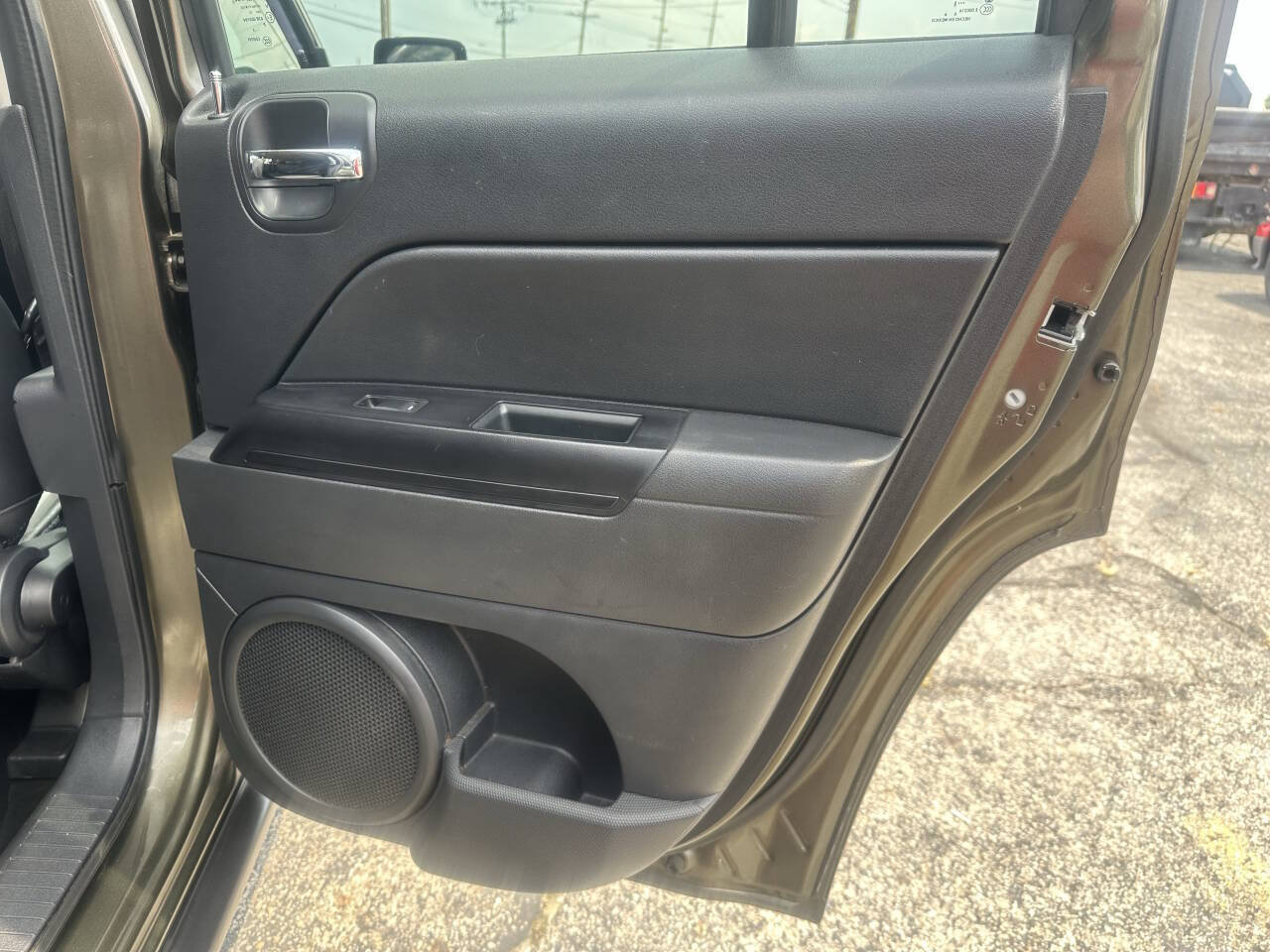 Used 2015 Jeep Patriot High Altitude FWD image 17