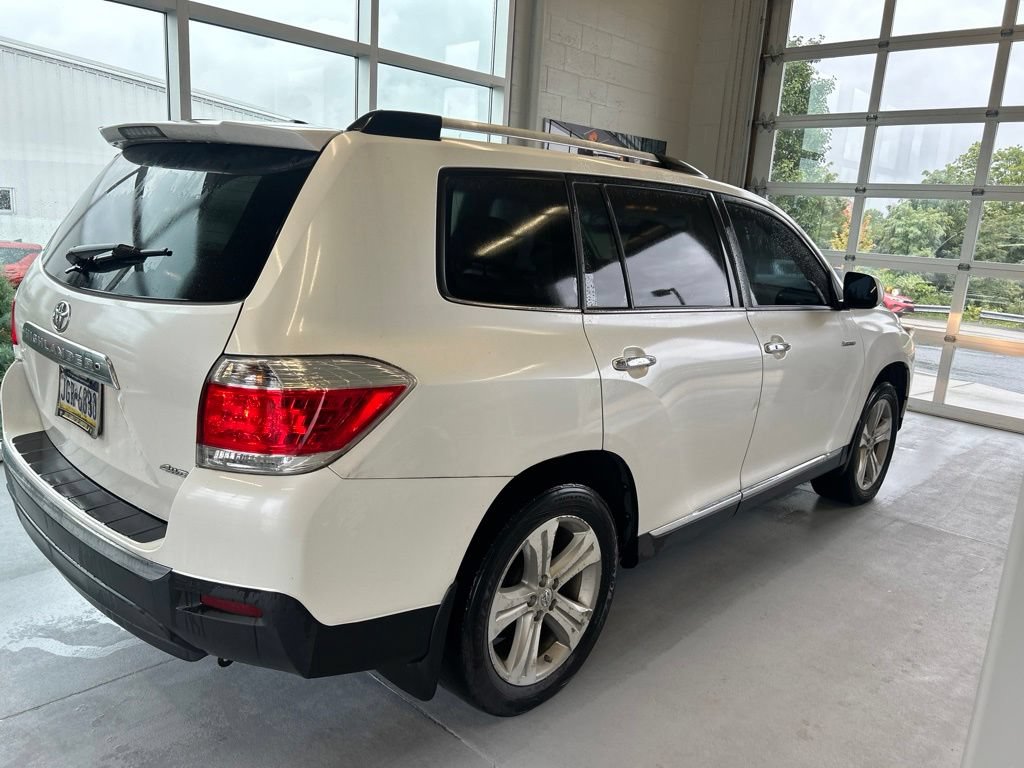 Used 2013 Toyota Highlander Limited AWD/4WD image 7