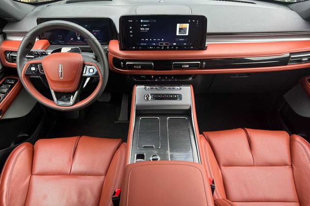 Used 2025 Lincoln Aviator Reserve w/ Equipment Group 201A image 5