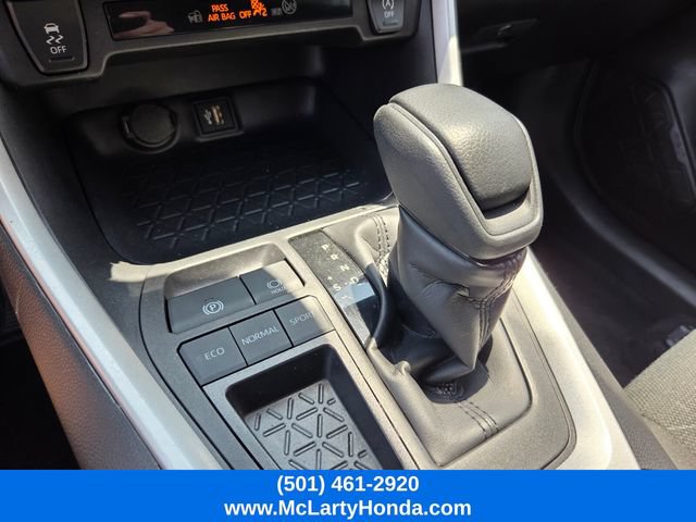 Used 2025 Toyota RAV4 XLE FWD image 22