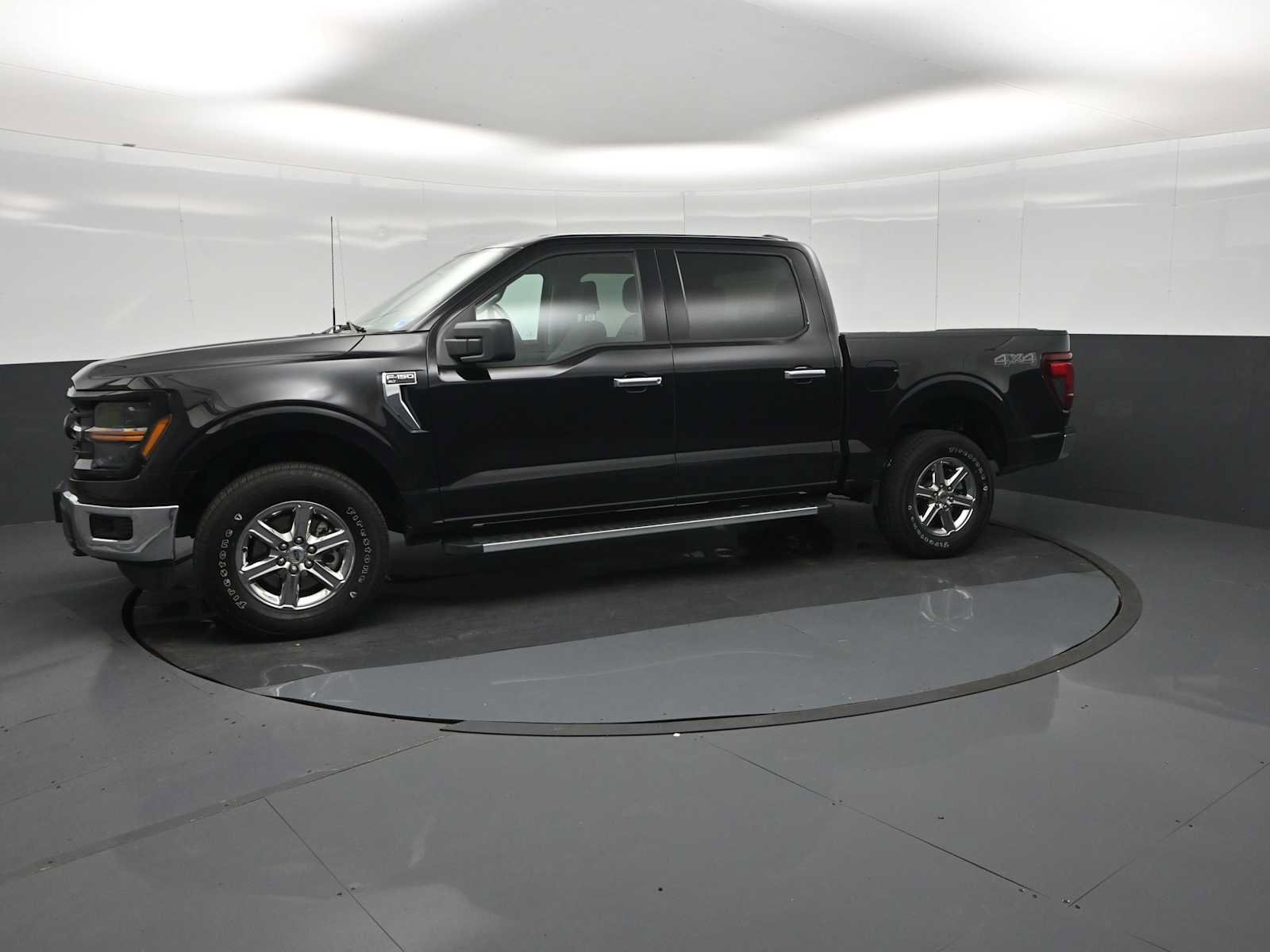 Certified 2025 Ford F150 XLT w/ Equipment Group 301A Standard AWD/4WD image 4