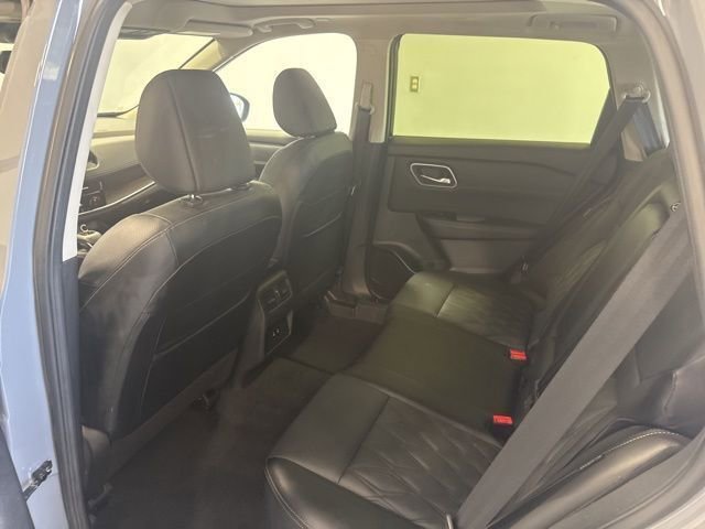 Used 2024 Nissan Rogue Platinum image 19