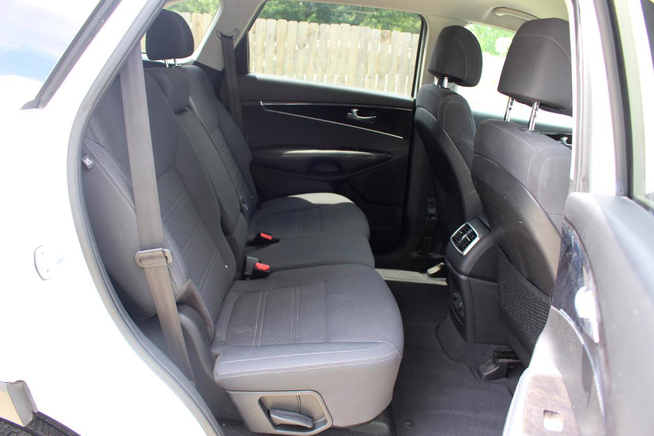 Used 2017 Kia Sorento FWD image 31