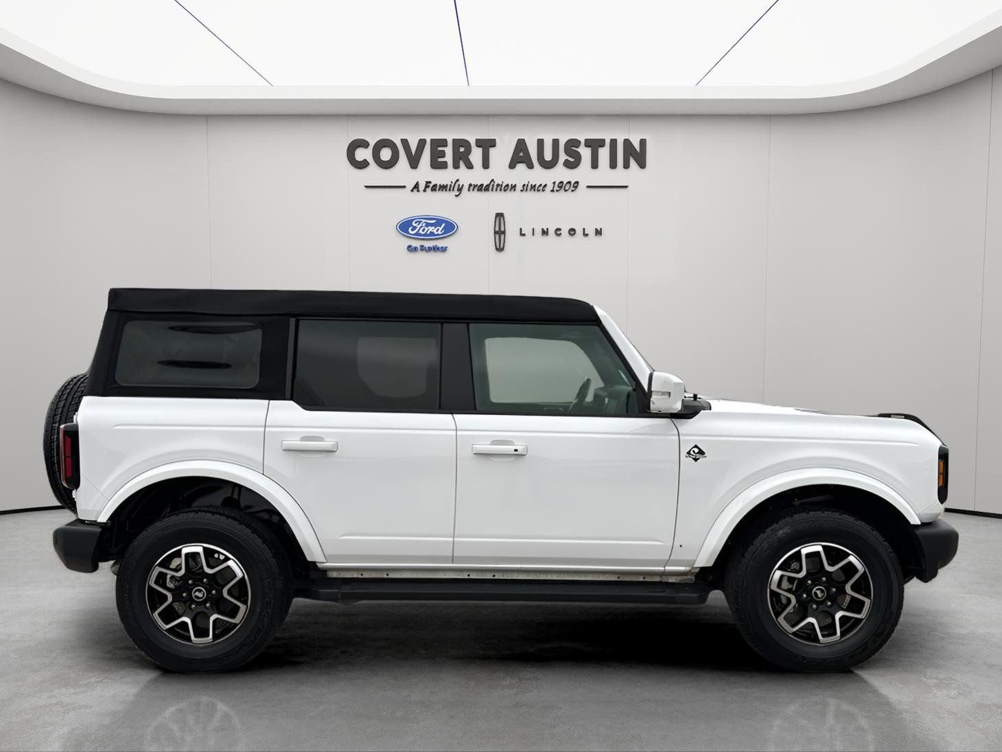 Used 2023 Ford Bronco Outer Banks image 6