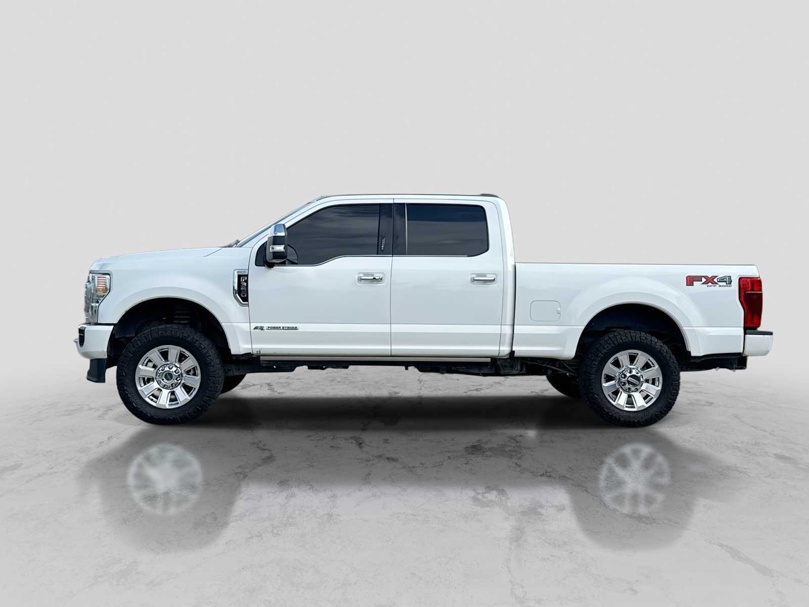 Used 2022 Ford F350 Platinum w/ FX4 Off-Road Package AWD/4WD image 3