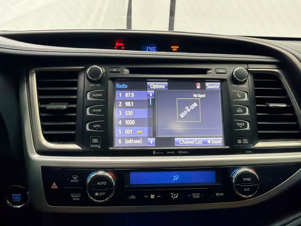Used 2019 Toyota Highlander Limited FWD image 31