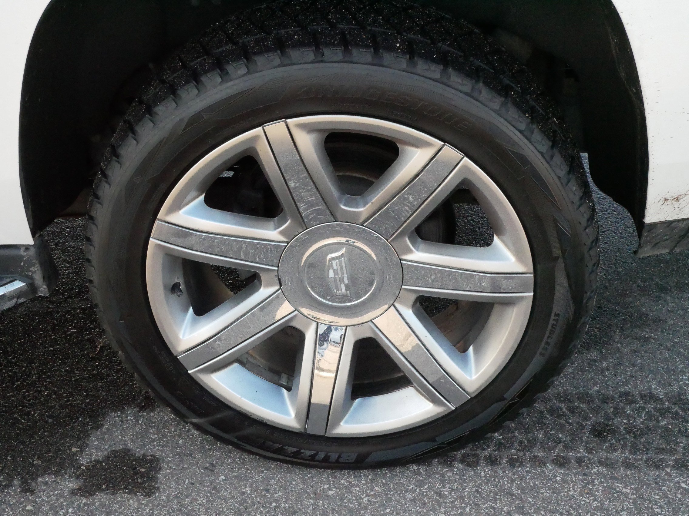 Used 2017 Cadillac Escalade Luxury image 15